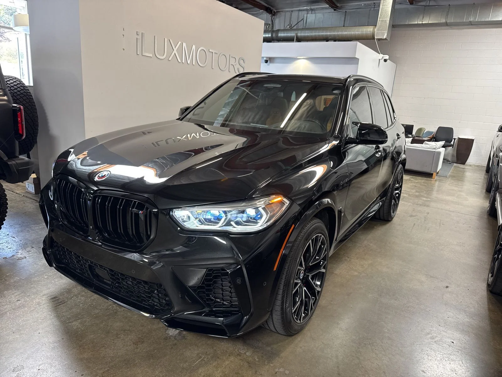 2022 BMW X5 M -'s photo