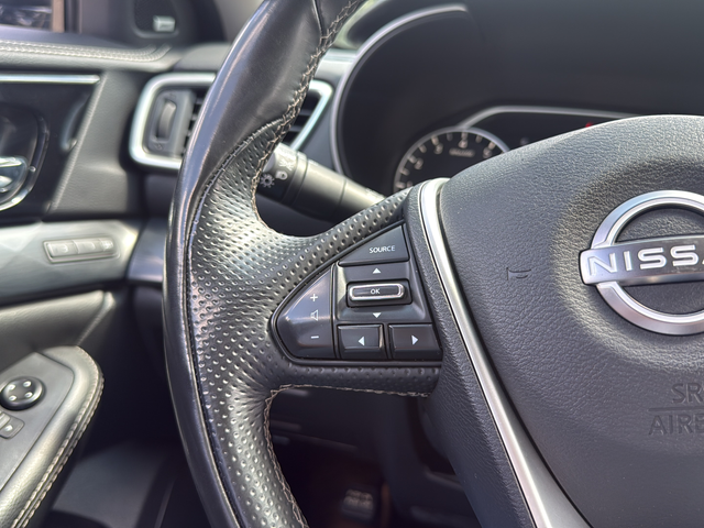 Used 2023 Black Nissan Platinum image 13
