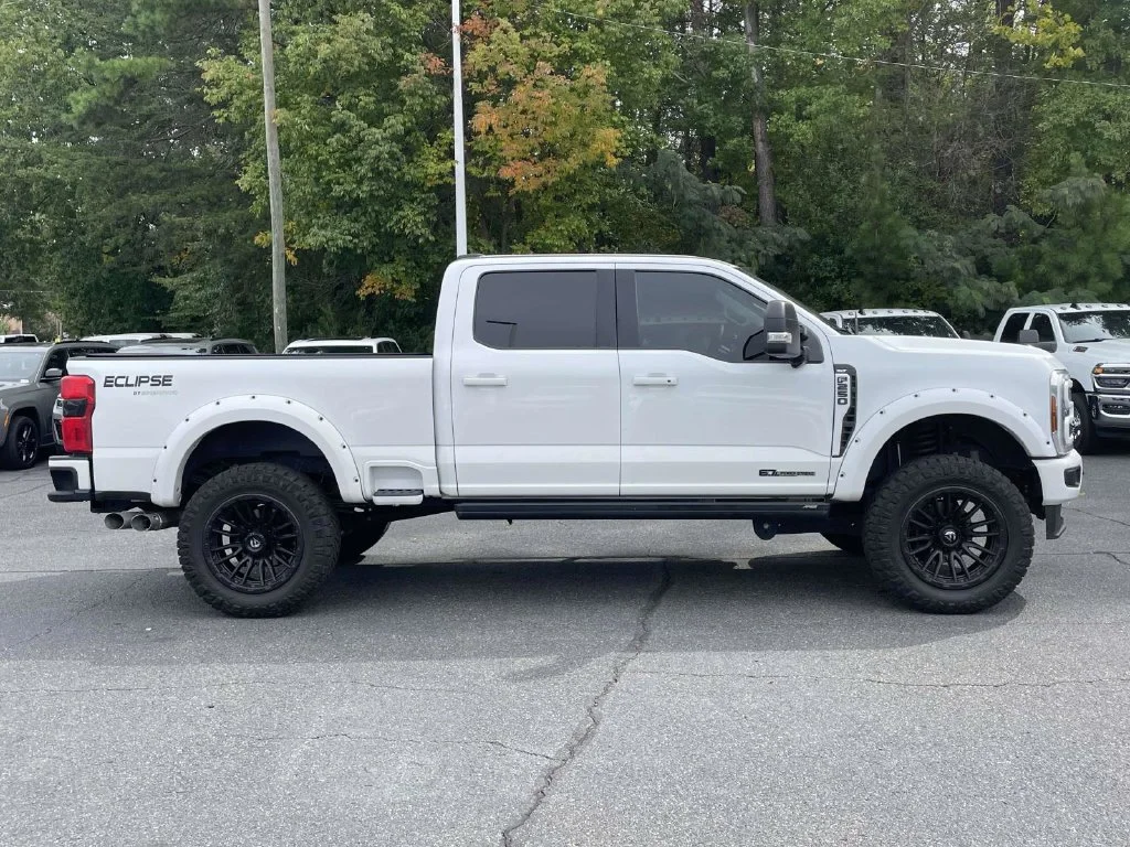 Used 2024 White Ford XLT image 9