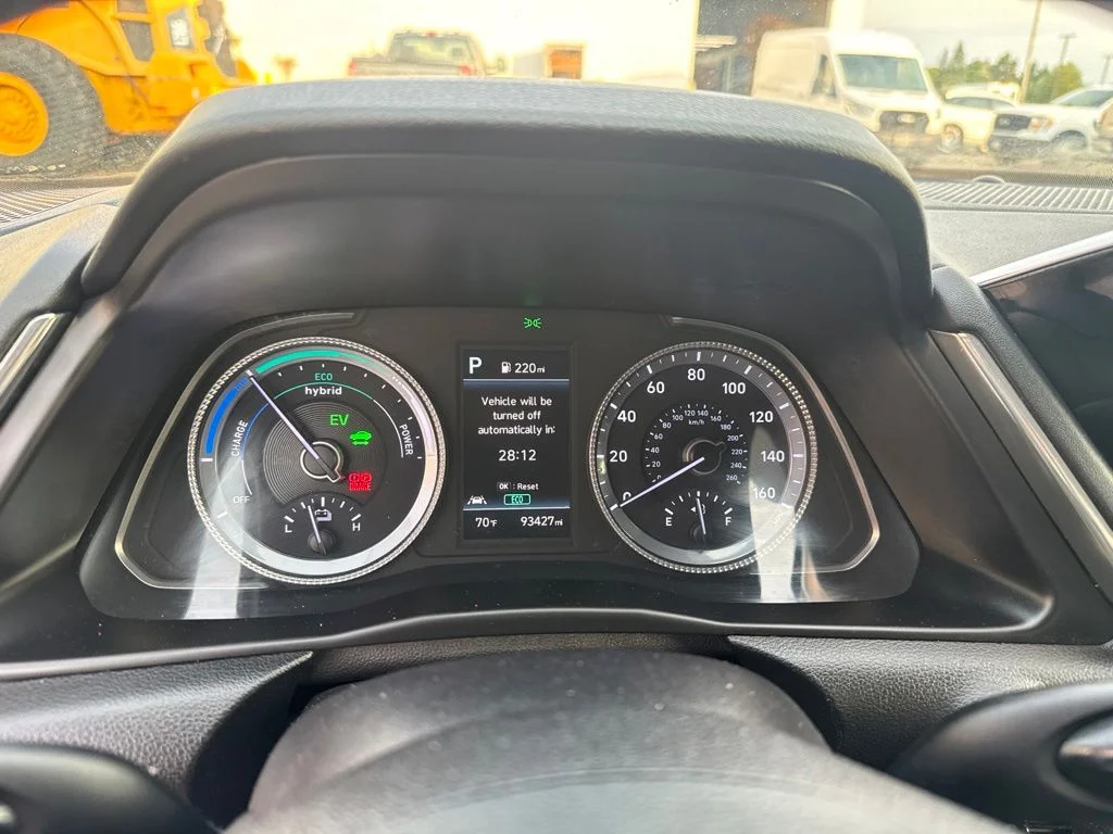 Used 2021 Hyper White Hyundai SEL image 9