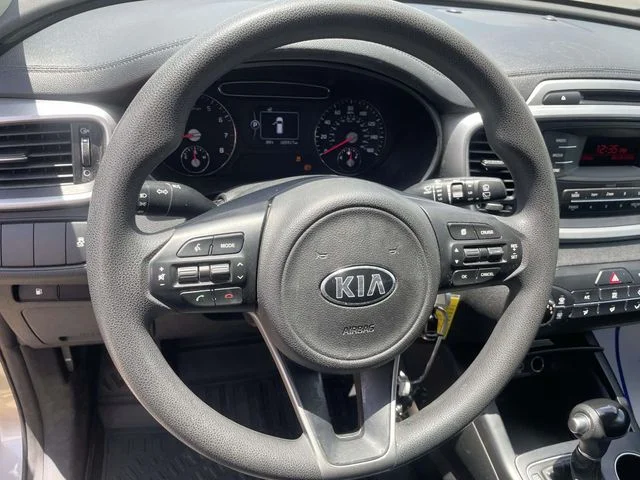 Used 2017 Silver Kia L image 13