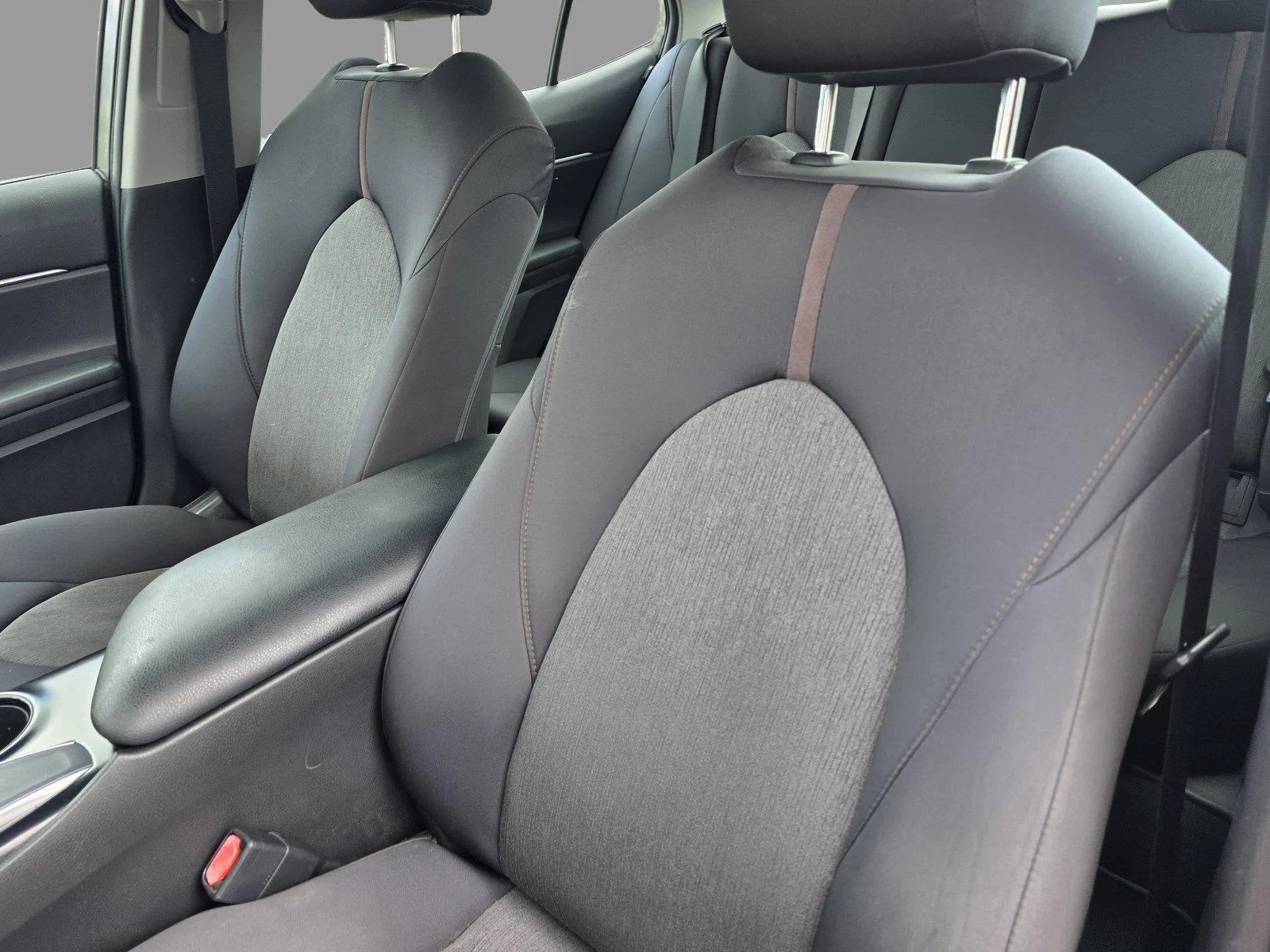Used 2018 Predawn Gray Mica Toyota LE image 20