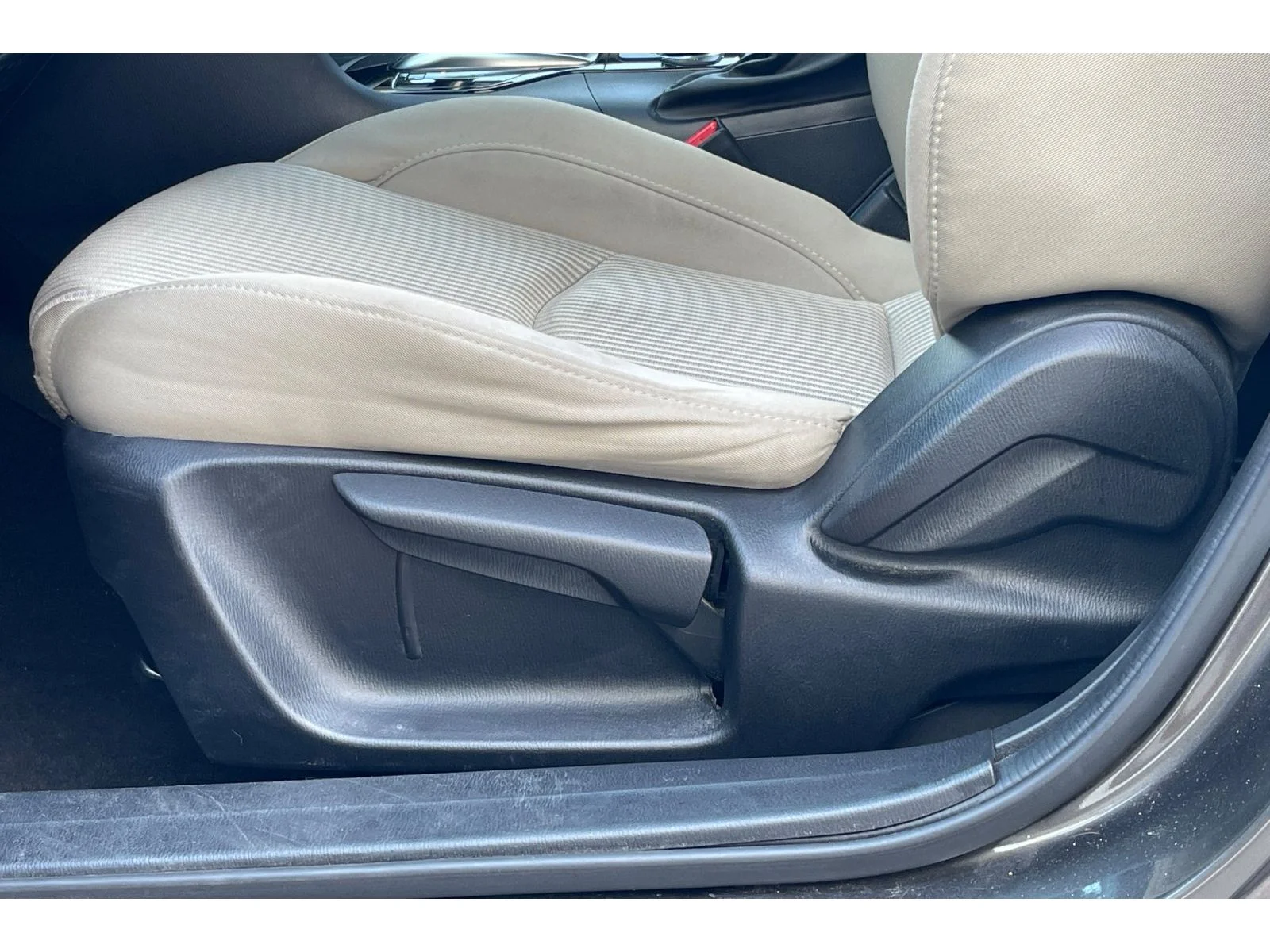 Used 2016 Titanium Flash Mica Mazda i Touring image 14