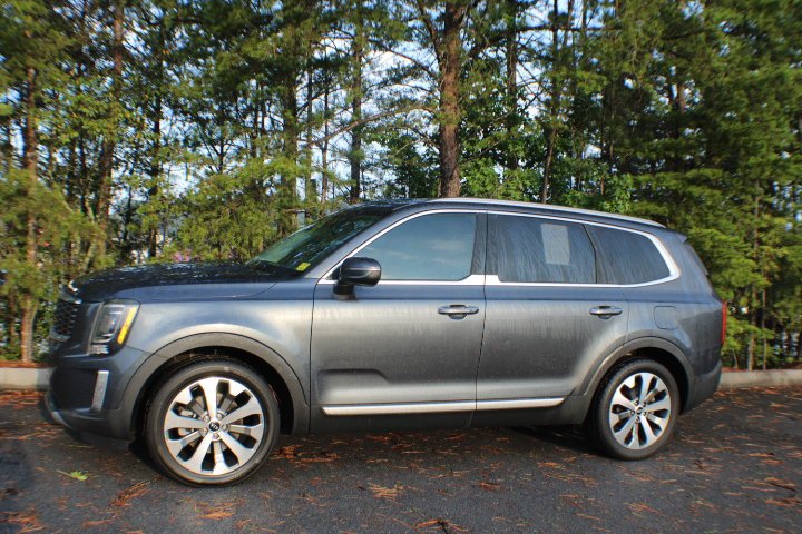 Used 2020 Gravity Grey Kia S image 4