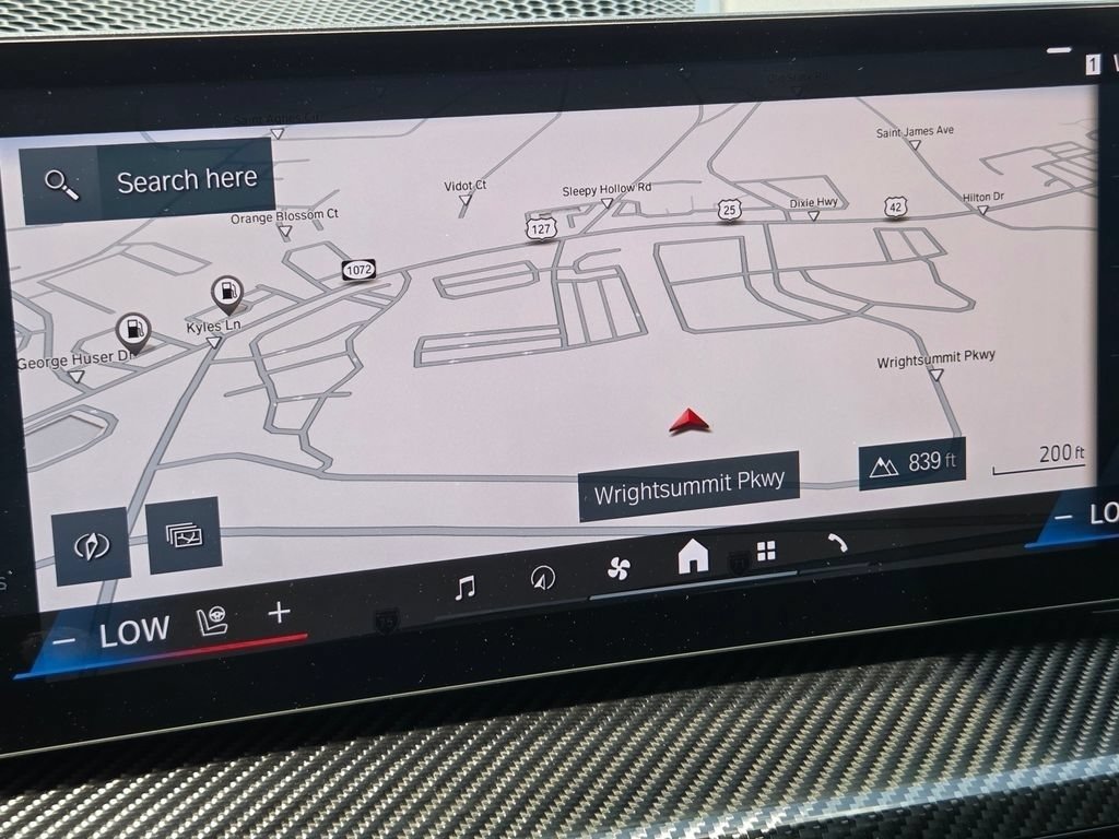 Used 2025 Alpine White BMW Base image 12
