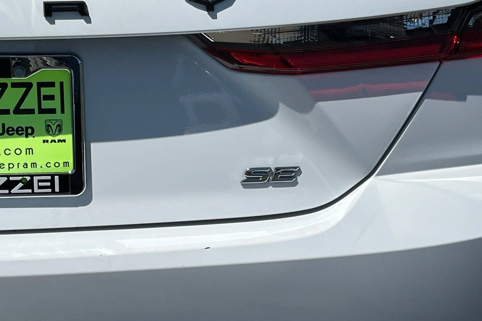 2025 Toyota Camry LE - Photo 11