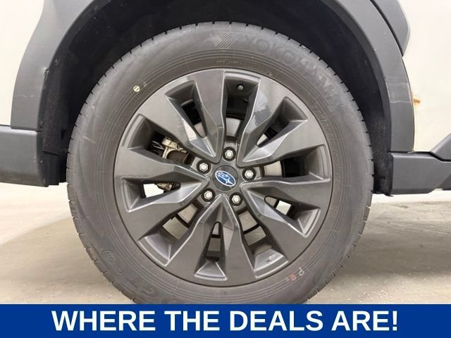 Used 2025 Crystal White Pearl Subaru Onyx Edition image 24