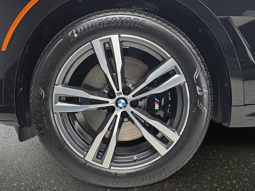 New 2027 Black Sapphire Metallic BMW xDrive40i image 33