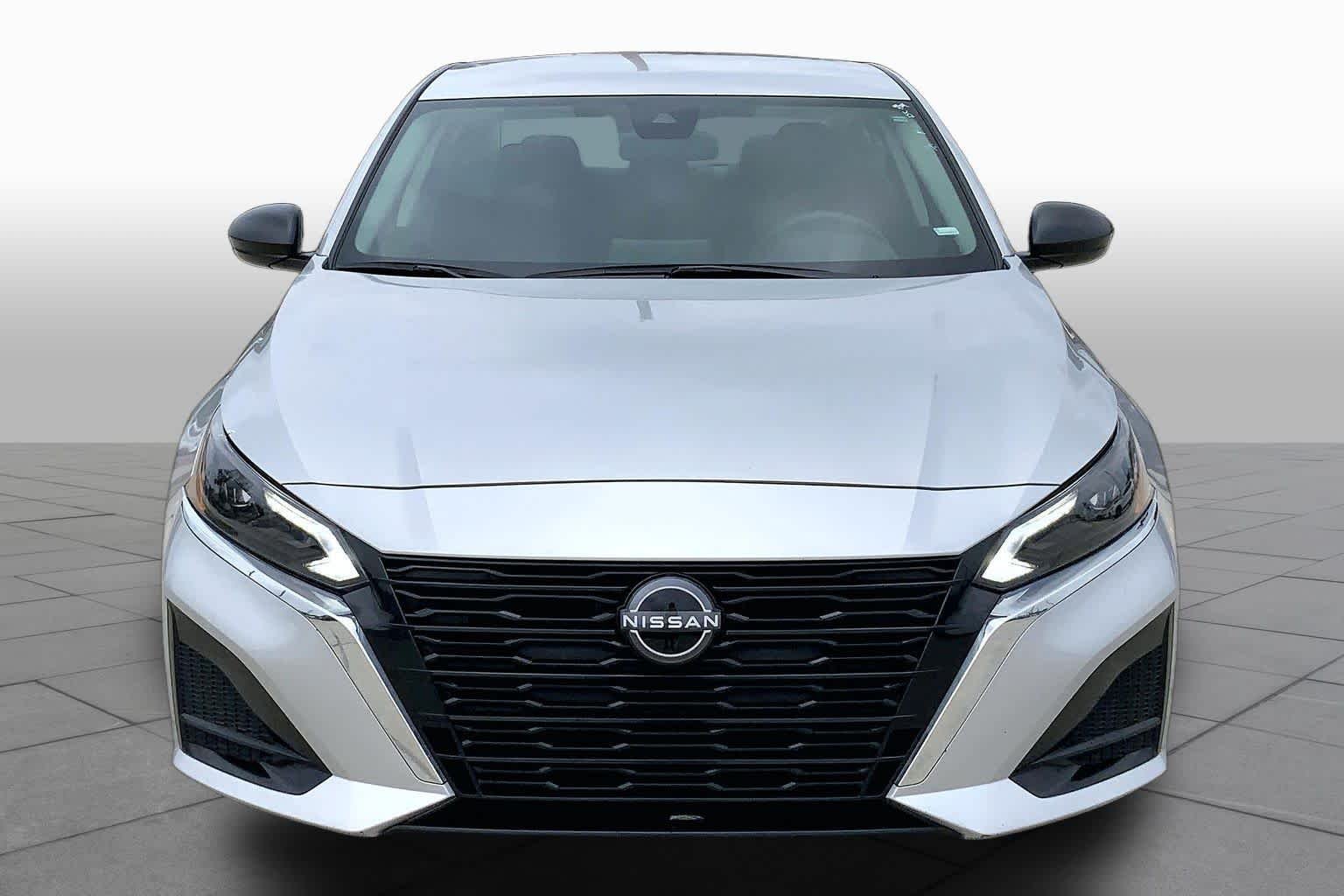 Used 2024 Brilliant Silver Metallic Nissan 2.5 SV image 4