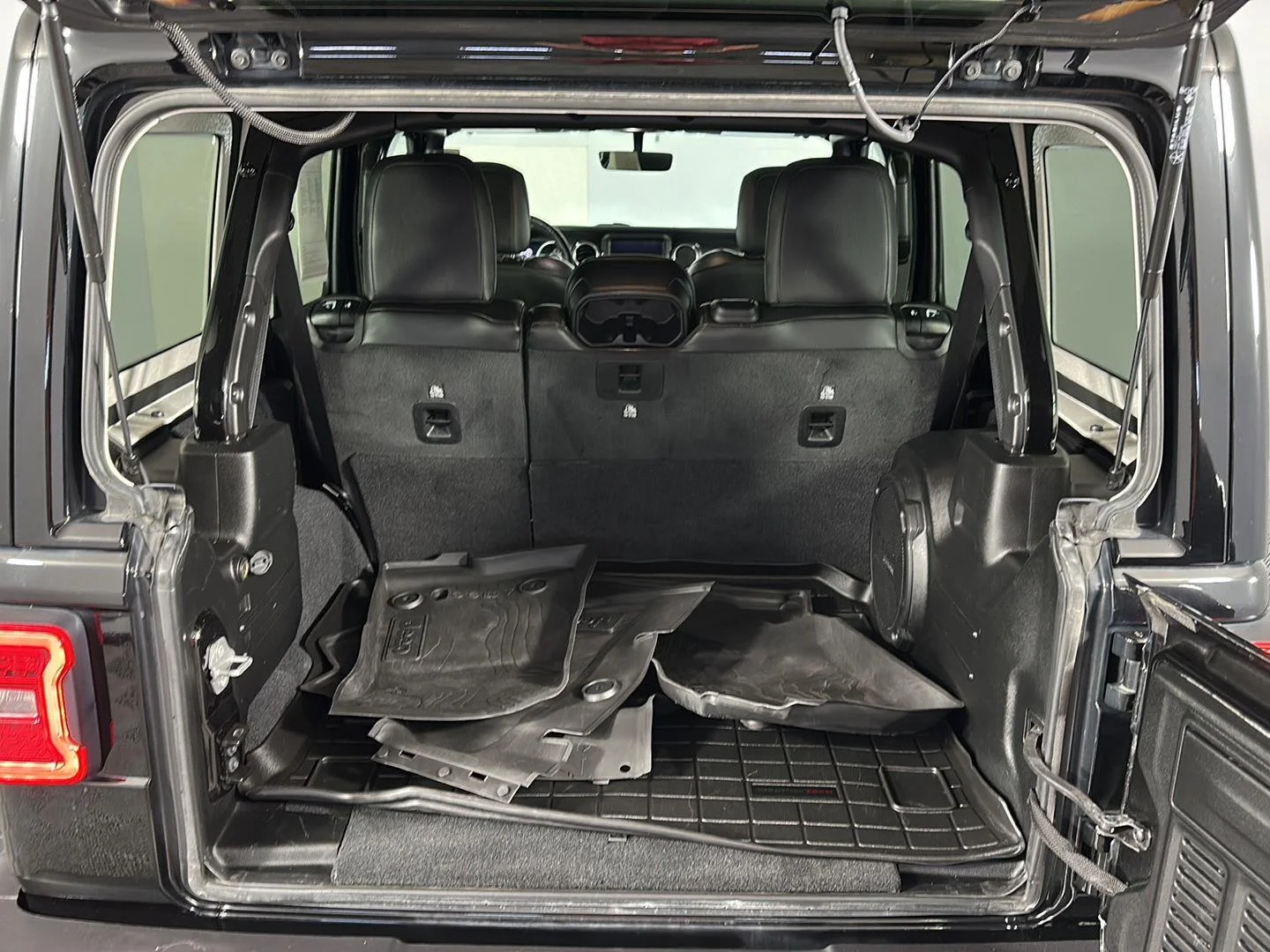 Used 2023 Black Clearcoat Jeep Sahara Altitude image 11