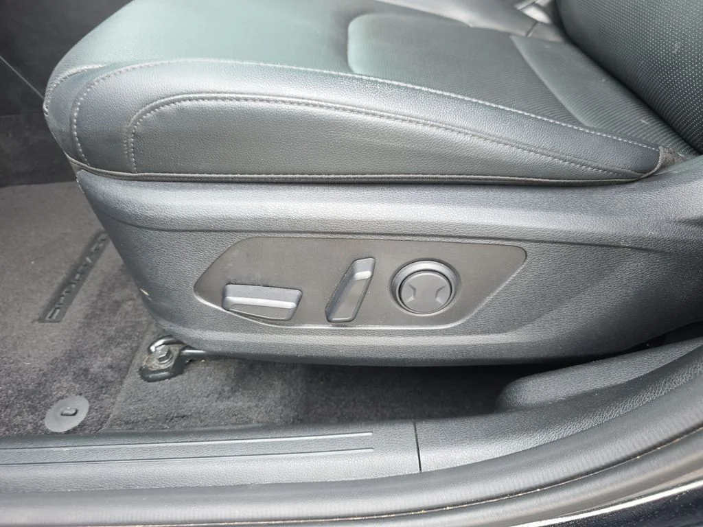 Used 2025 Black Kia EX image 12