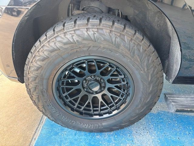Used 2020 Black Ford Limited image 6