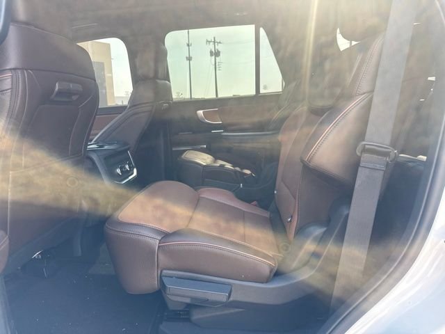 Used 2025 Oxford White Ford King Ranch image 25