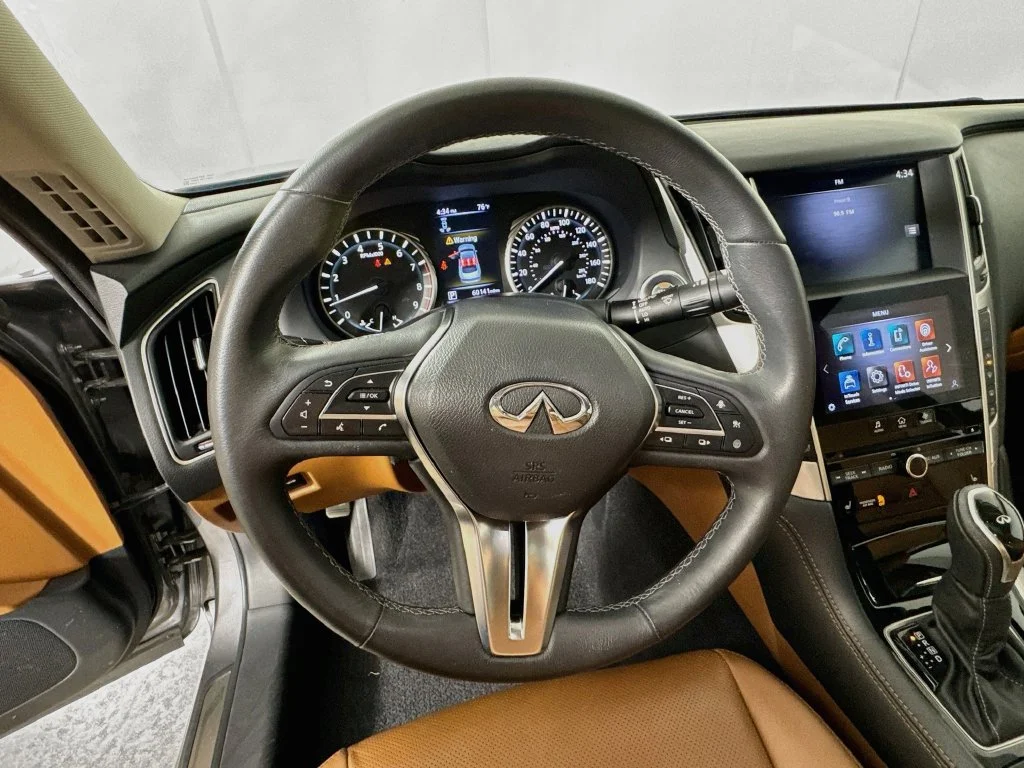 Certified Used 2023 Gray INFINITI LUXE image 13