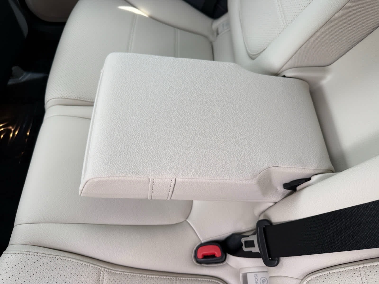 New 2026 Polar White Mercedes-Benz GLC 300 image 17