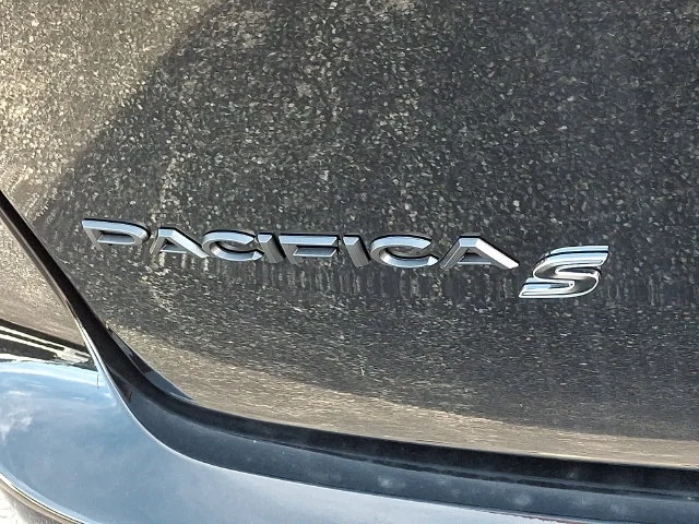 New 2027 Black Chrysler Limited image 20