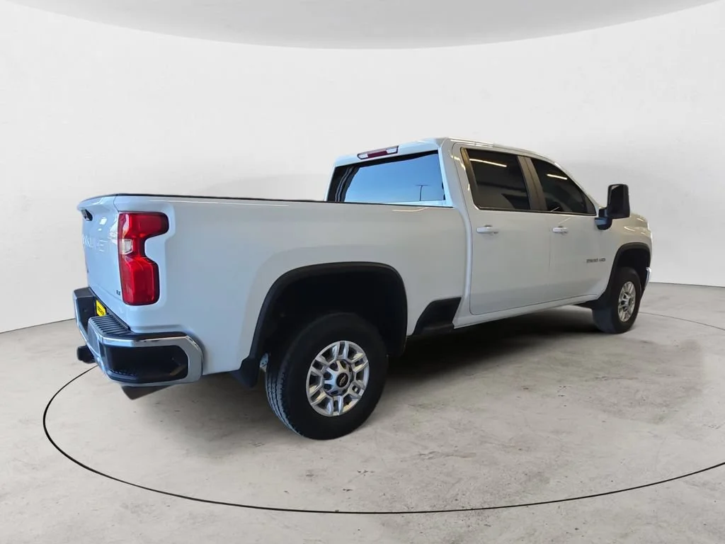 Used 2023 Summit White Chevrolet LT image 5