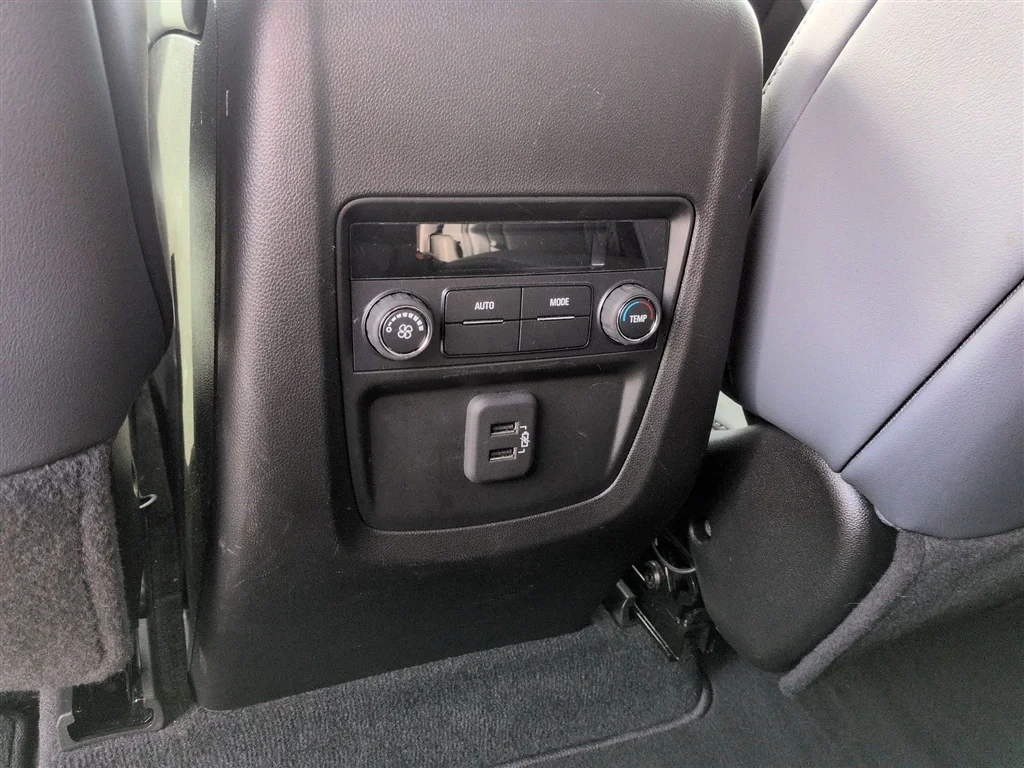 Used 2024 White Frost Tricoat Buick Essence image 22
