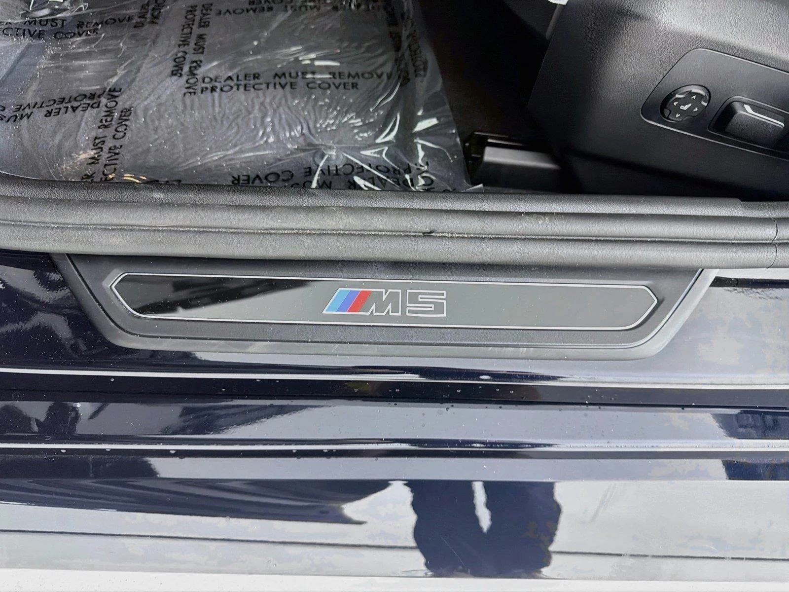 Used 2027 Carbon Black Metallic BMW  image 10