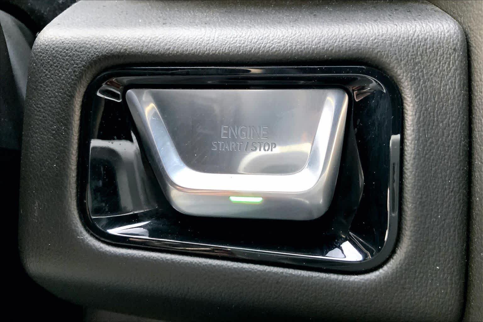 Used 2025 Onyx Black GMC AT4 image 29