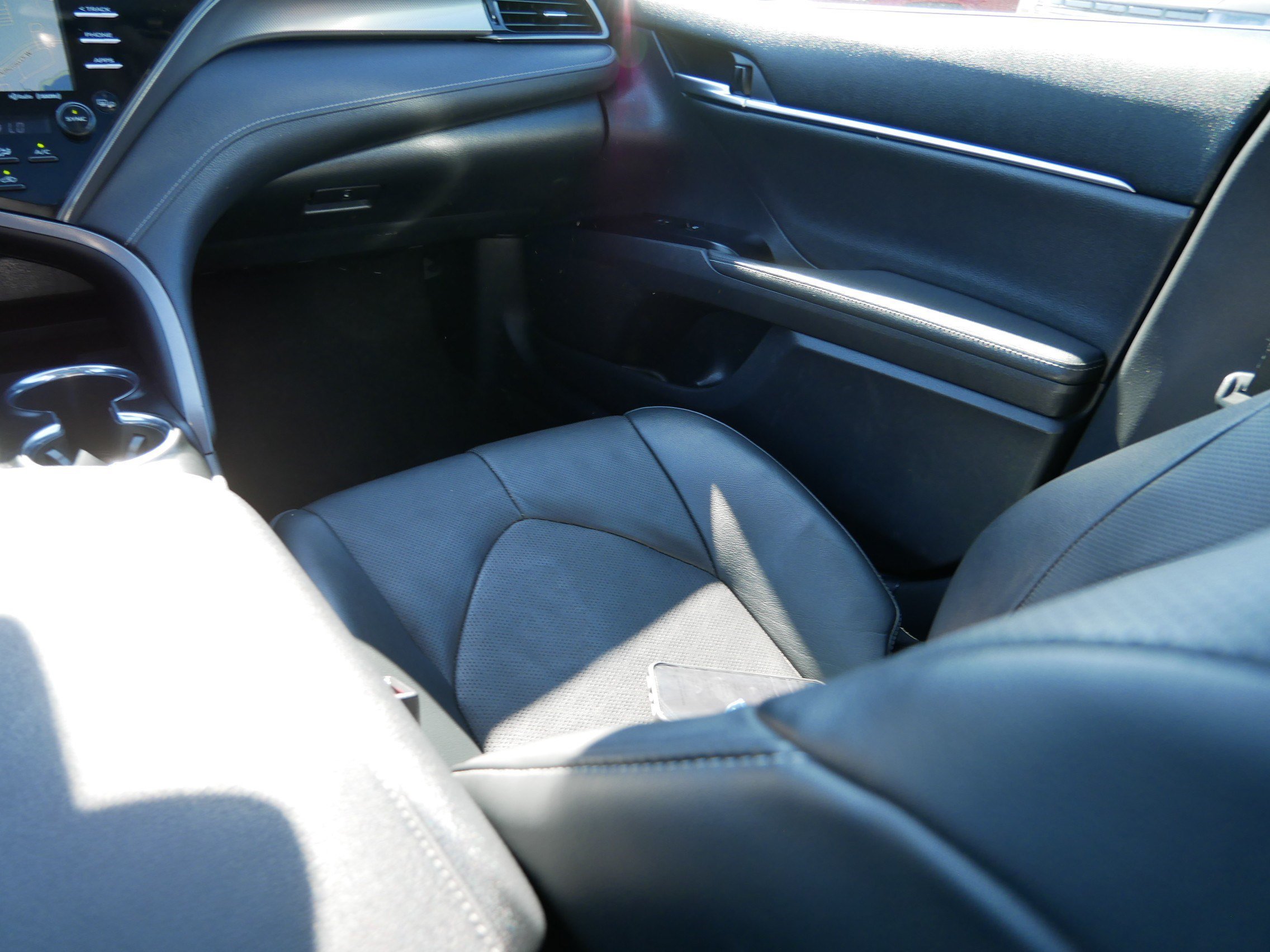 2020 Toyota Camry XSE - Photo 11