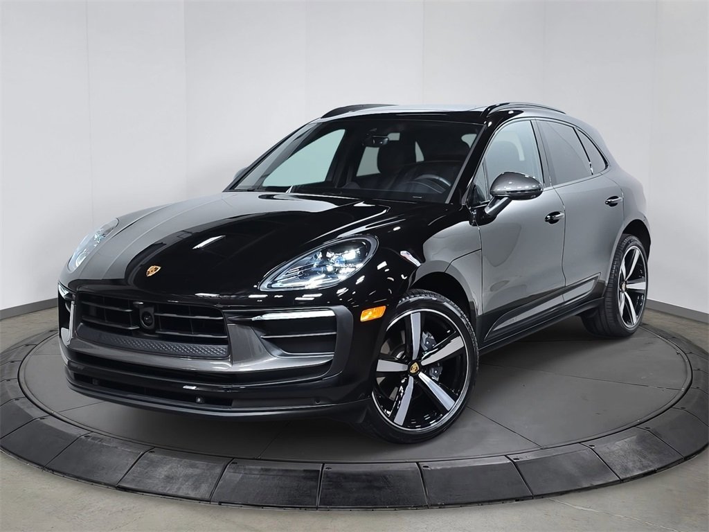 2025 Porsche Macan T