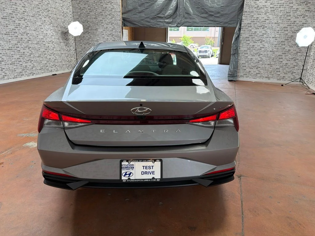 Used 2023 Fluid Metal Hyundai SEL image 6