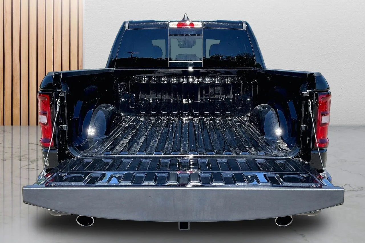 New 2026 Diamond Black Crystal Pearl-Coat Exterior Paint RAM Big Horn/Lone Star image 21