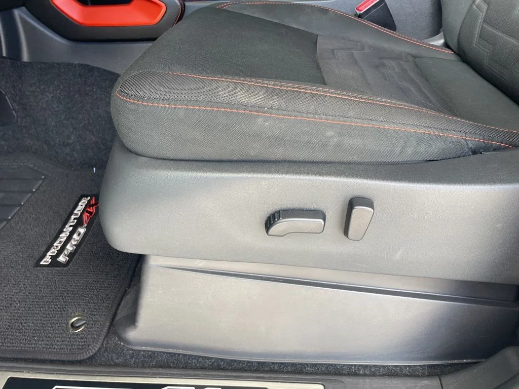 Used 2023 White Nissan PRO-4X image 16