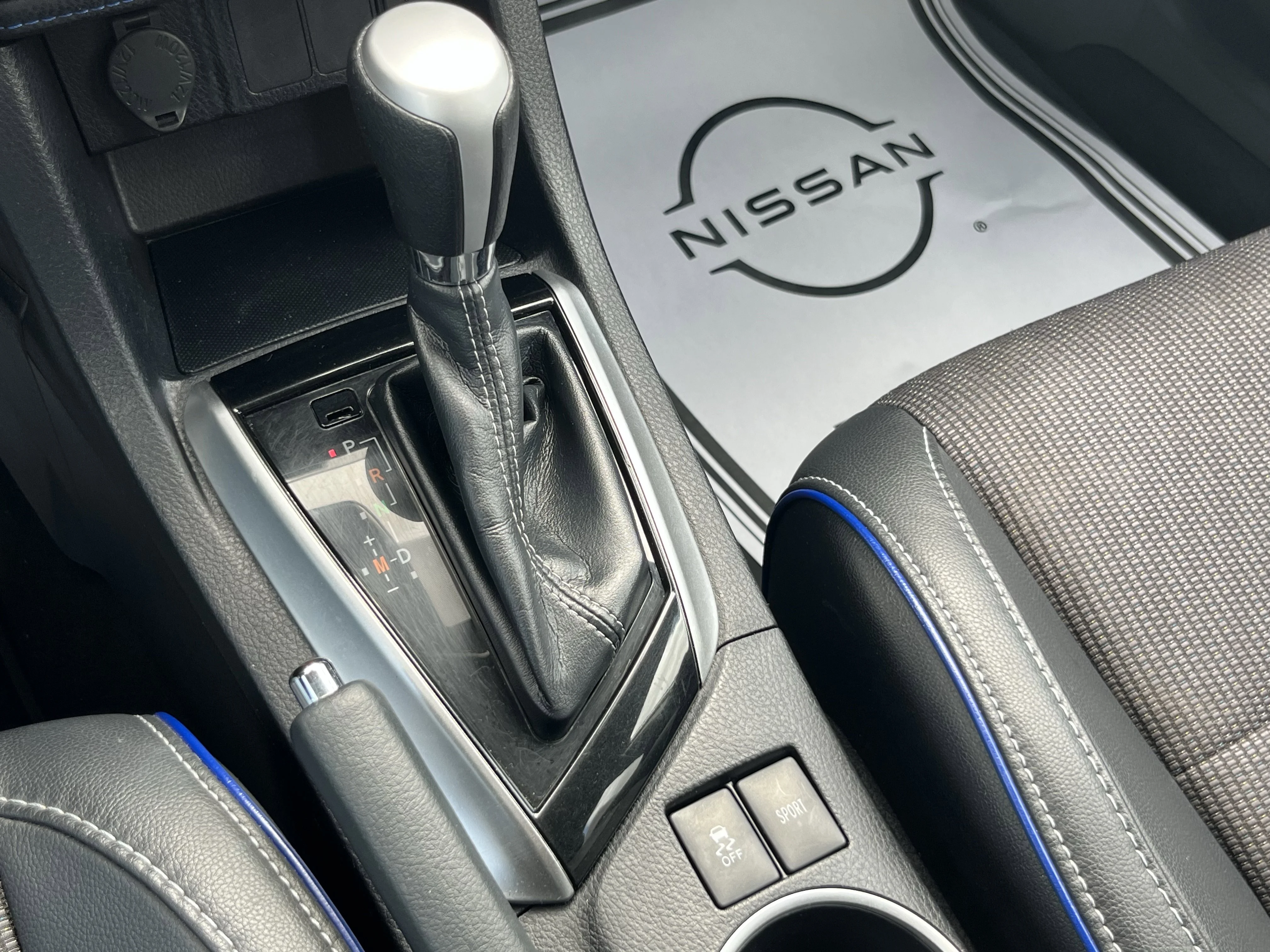 Used 2018 Classic Silver Metallic Toyota SE image 28