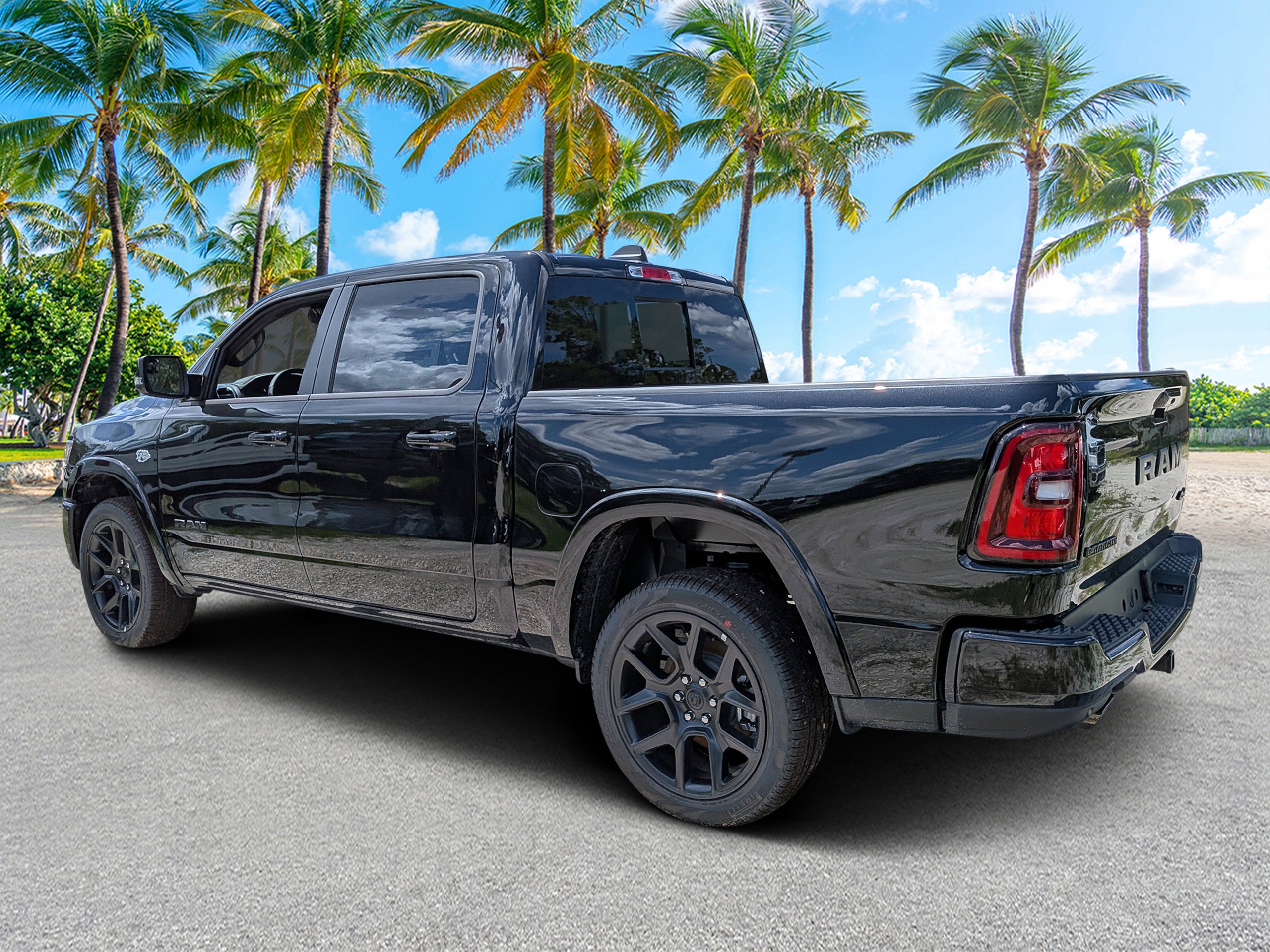 New 2026 Diamond Black Crystal Pearl-Coat Exterior Paint RAM Laramie image 5