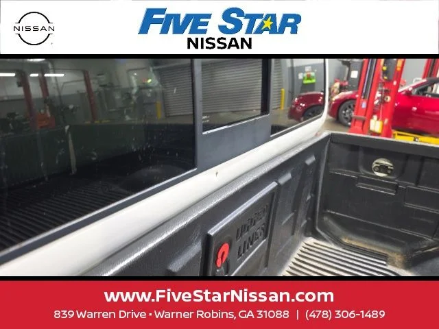 Used 2010 White Nissan SE image 12