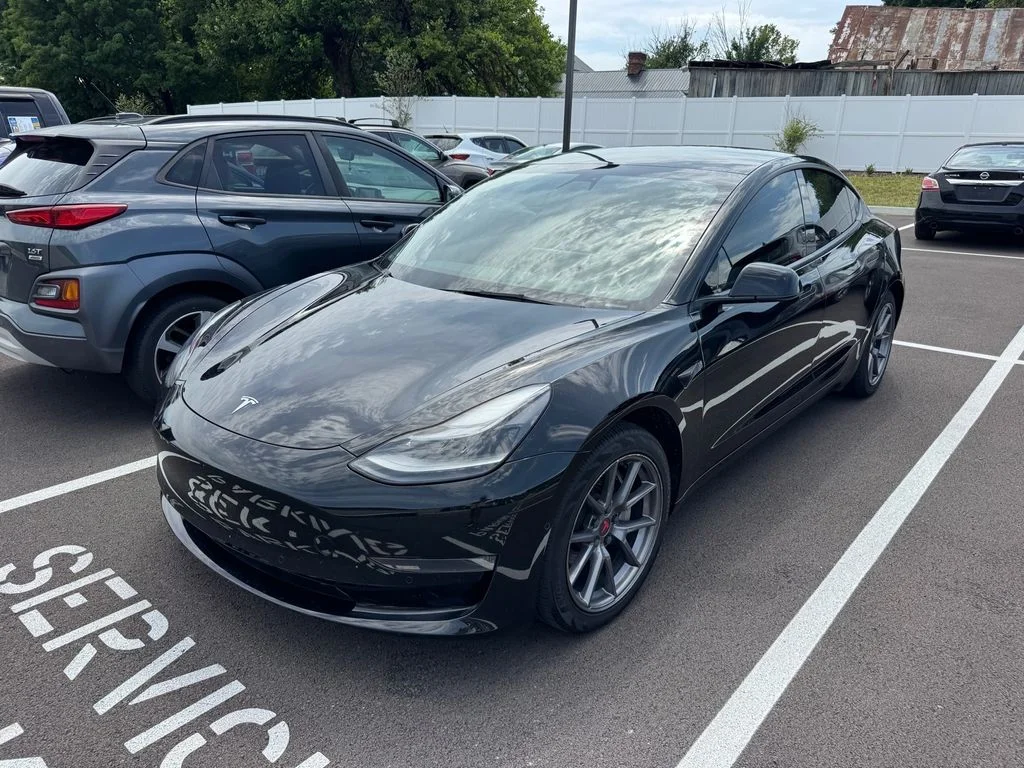 Used 2021 Black Tesla Long Range image 2