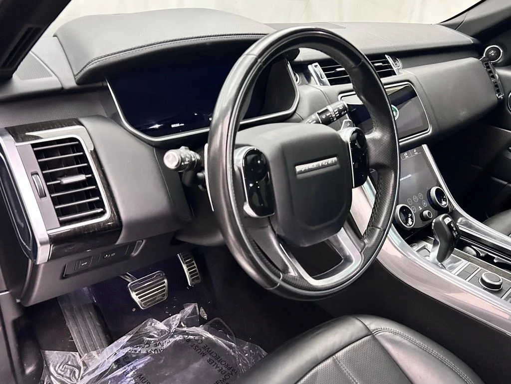 Used 2020 Blue Land Rover HSE Dynamic image 11