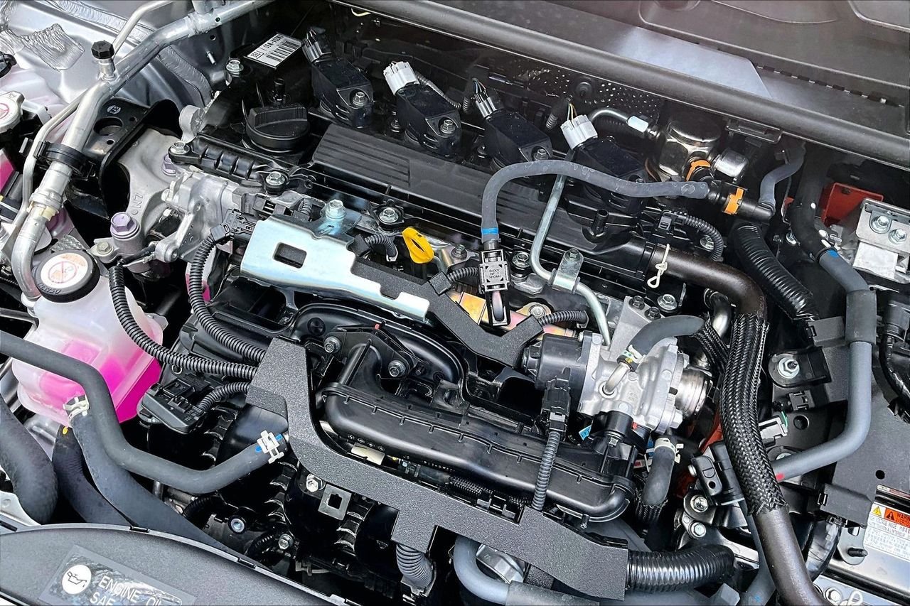 Used 2025  Toyota XLE image 30