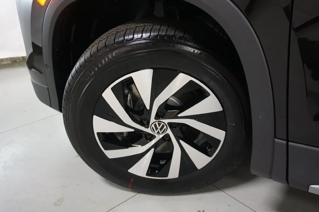 New 2026 Deep Black Volkswagen S image 28
