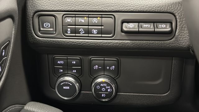 Used 2023 Sterling Metallic GMC Denali image 32