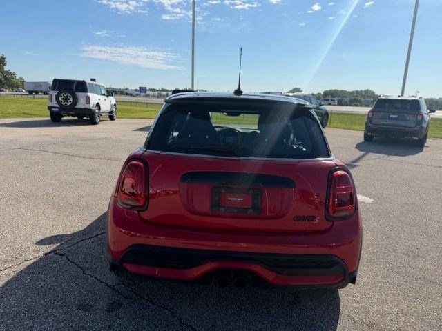 Used 2022 Chili Red MINI Cooper S image 11