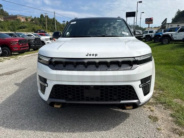 New 2026 Bright White Clear-Coat Exterior Paint Jeep  image 8