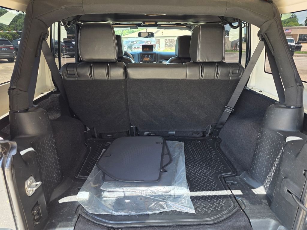 Used 2017 Gray Jeep Unlimited Rubicon image 5
