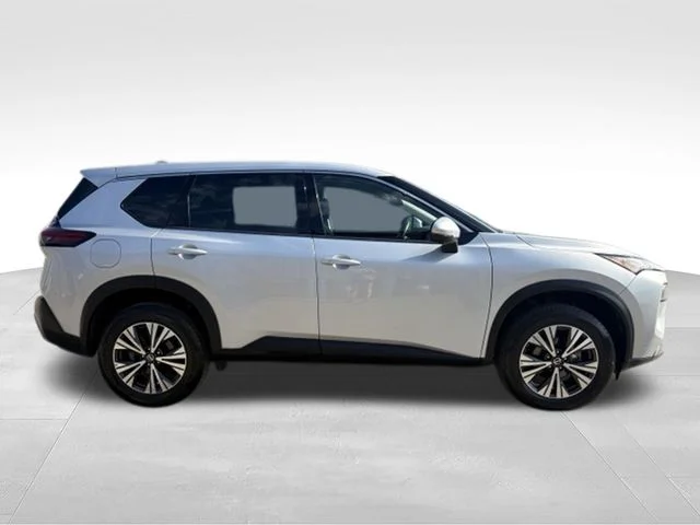 Used 2021 Silver Nissan SV image 8