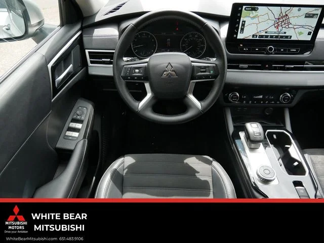 Used 2025 Gray Mitsubishi SE image 12