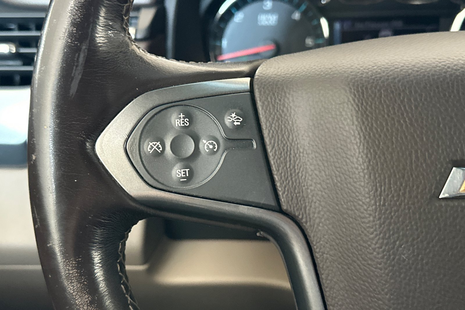 Used 2019 Gray Chevrolet LT image 25