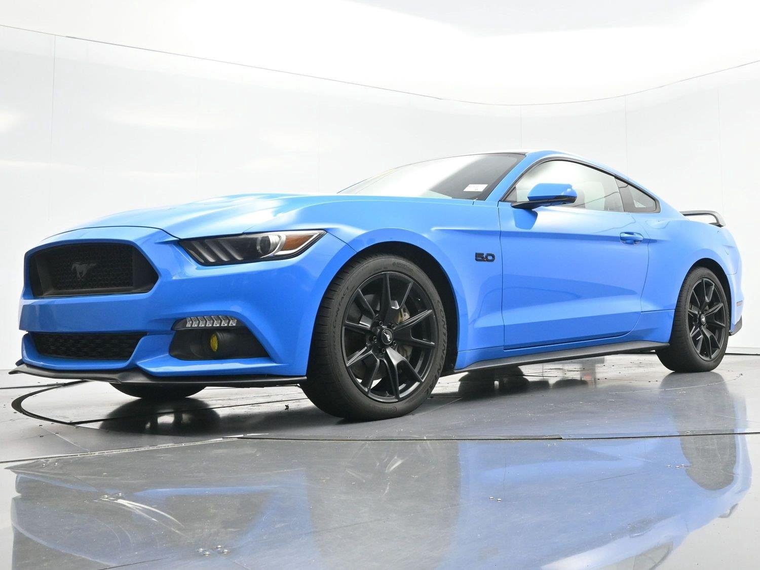 Used 2017 Grabber Blue Ford GT Premium image 47