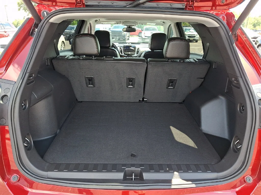 Used 2023 RADIANT RED TINTCOAT Chevrolet Premier image 31