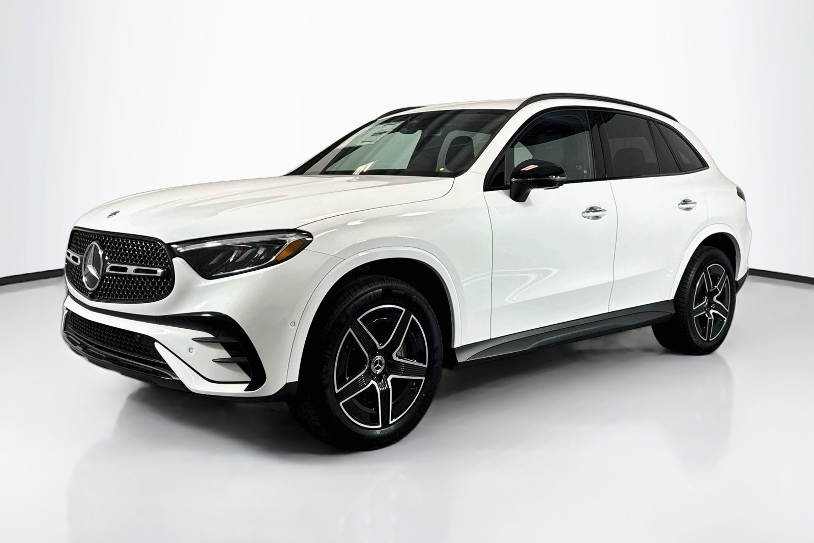 New 2026 Polar White Mercedes-Benz GLC 300 image 1