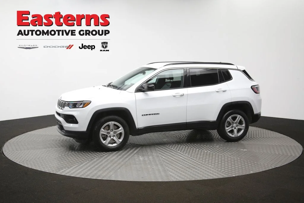 Certified Used 2024 White Jeep Latitude image 57