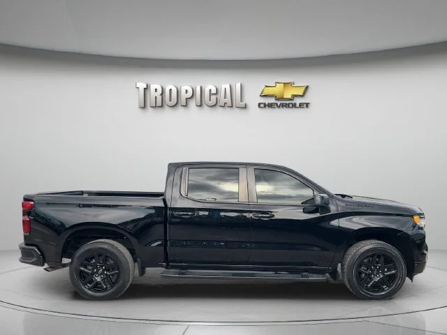 Used 2023 BLACK Chevrolet RST image 6