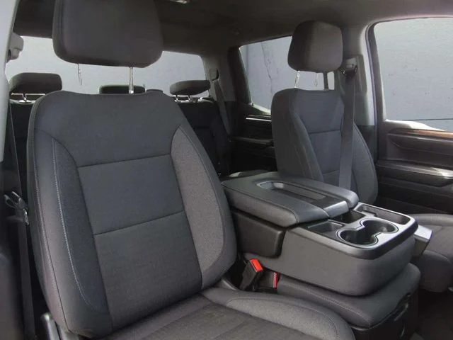Used 2024 Summit White GMC Elevation image 10