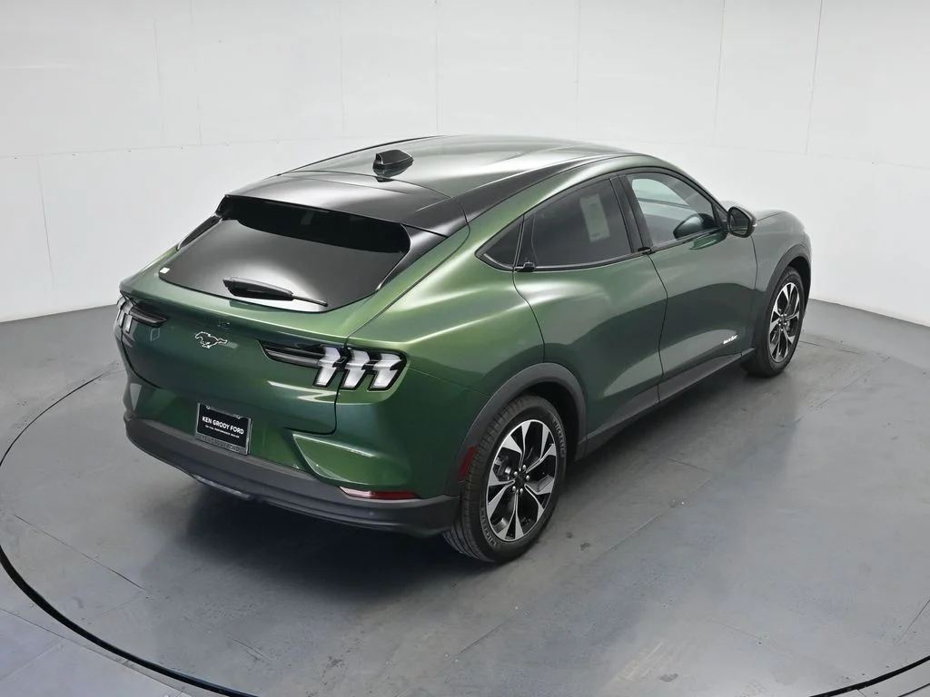 New 2026 Green Ford Select image 36